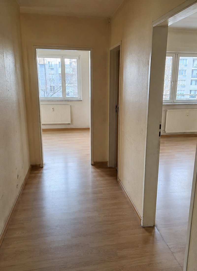 Wohnung in Mannheim vor dem Maler-Anstrich — ältere Wände und Decken vor der Auffrischung durch David Fix Haus